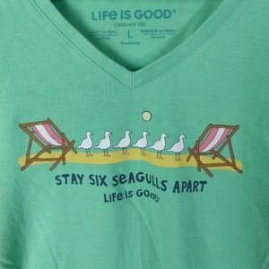 Life is Good Crusher Tee Stay Six Seagulls Apart‎ V-Neck T-Shirt Large